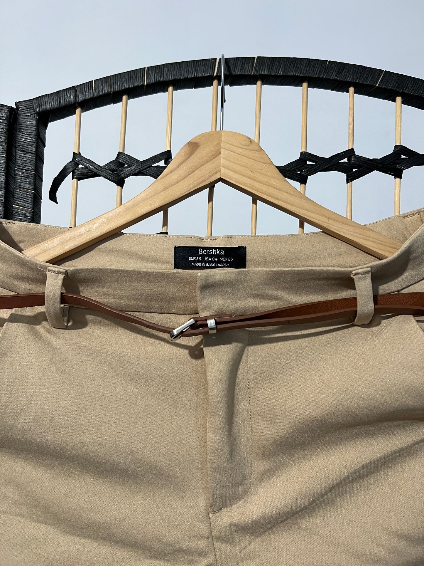 Bershka Beige/Nude Chino Jeans New with belt Size S