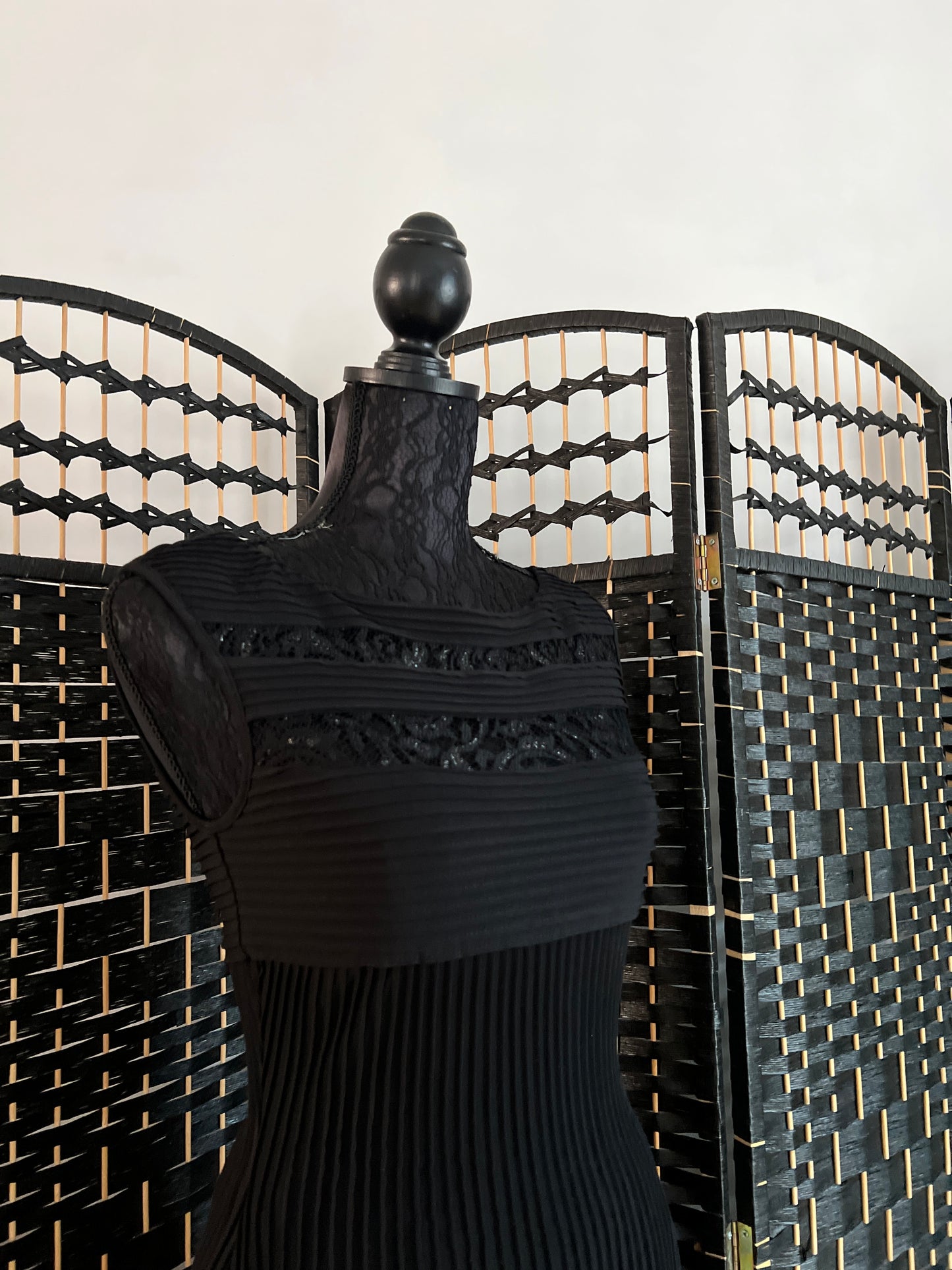 Andrew Marc Long Black Cotton Pleated Dress High Quality Used Once Size S/M/One Size Stretchable