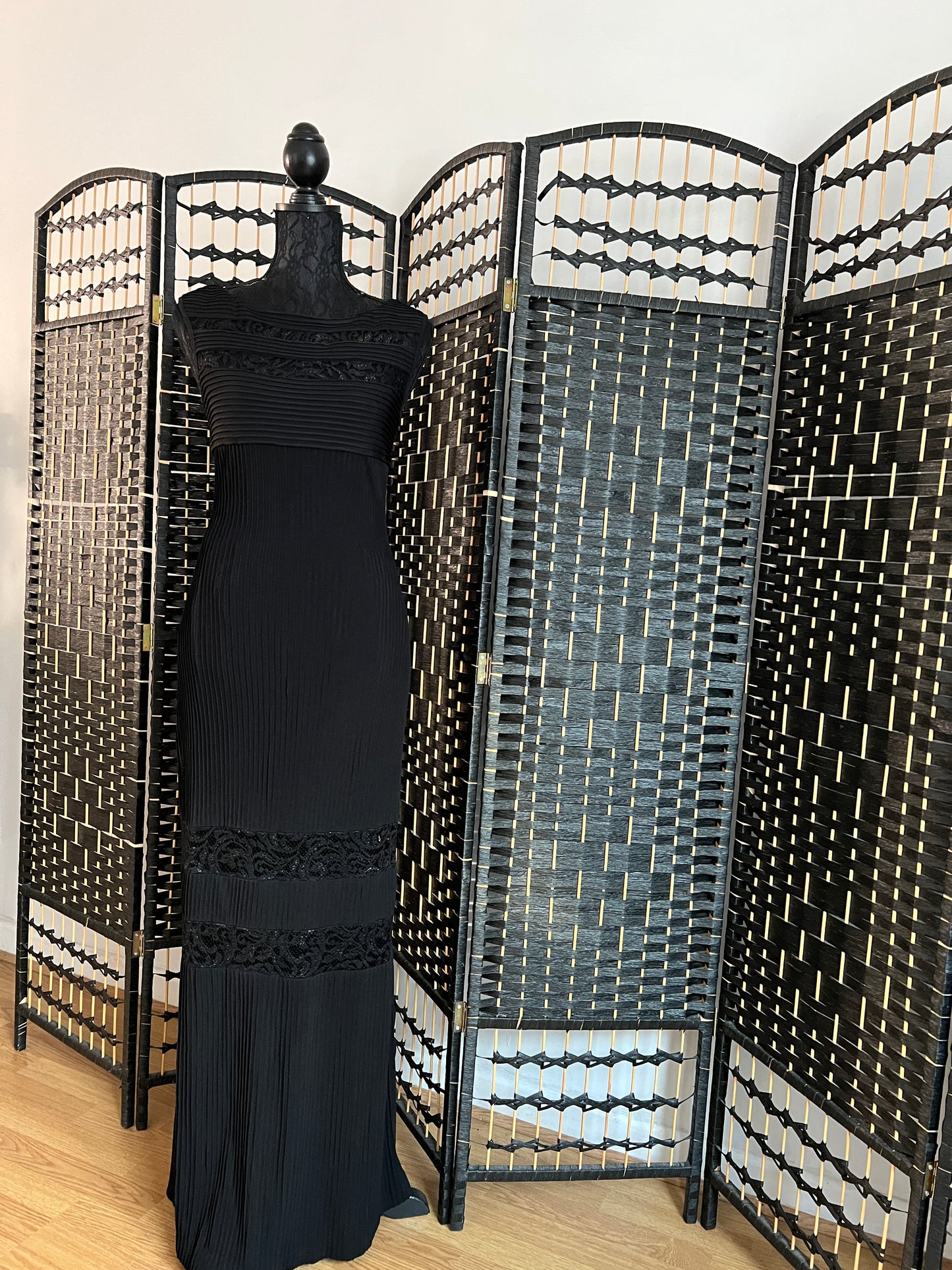 Andrew Marc Long Black Cotton Pleated Dress High Quality Used Once Size S/M/One Size Stretchable