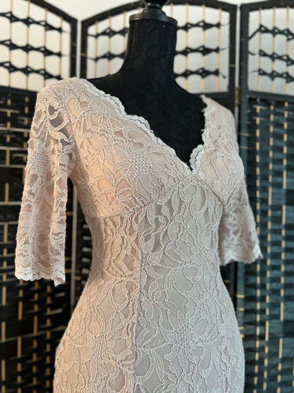 Long Gown Beige/Shimmer/Lace Evening Party Dress Pre-owned Used once Size S/M