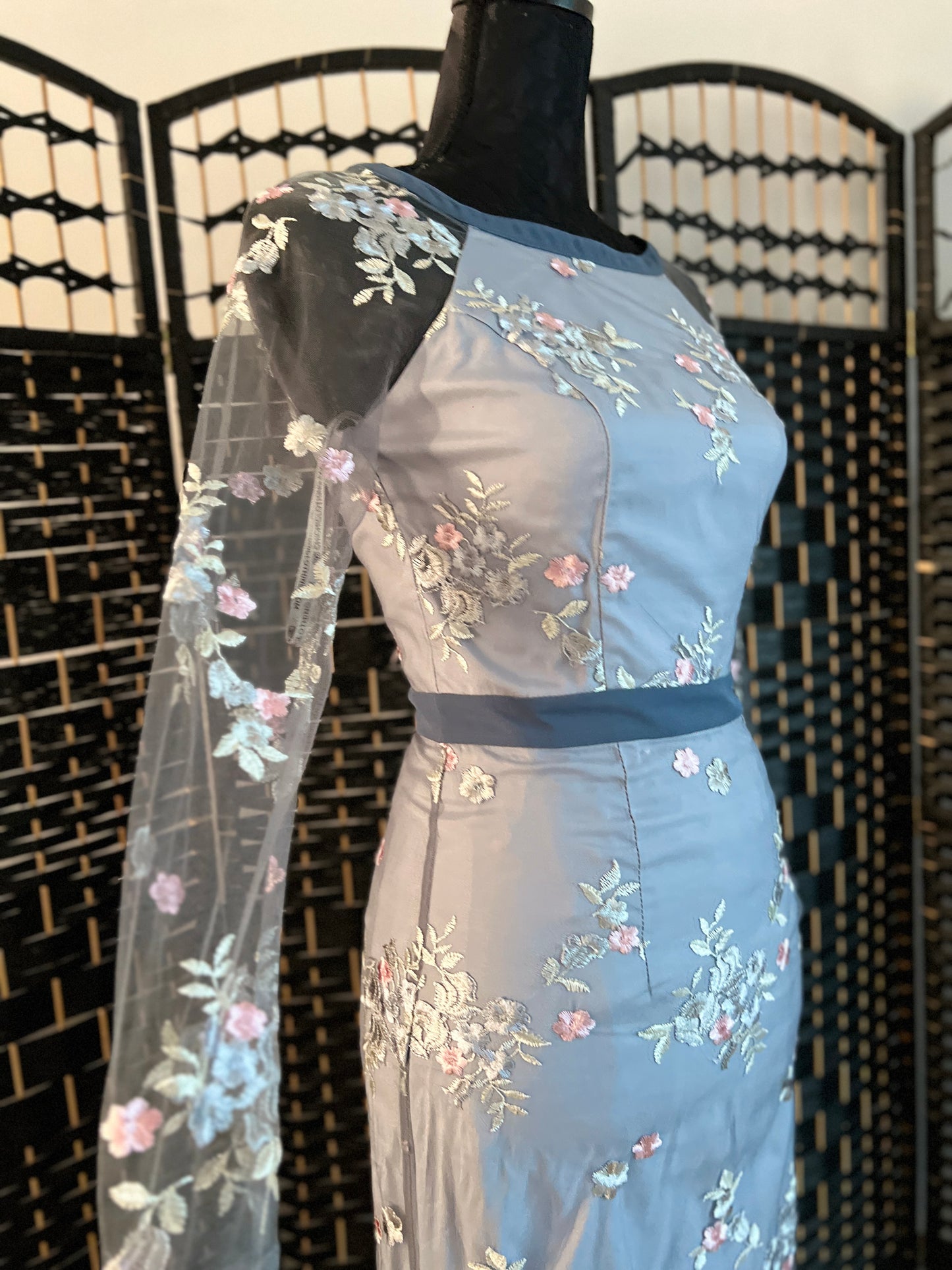 Chi-chi London Dusty Blue Occasion Long Dress/ Long Sleeve Dainty Floral Detail Pre-owned Size XS/S