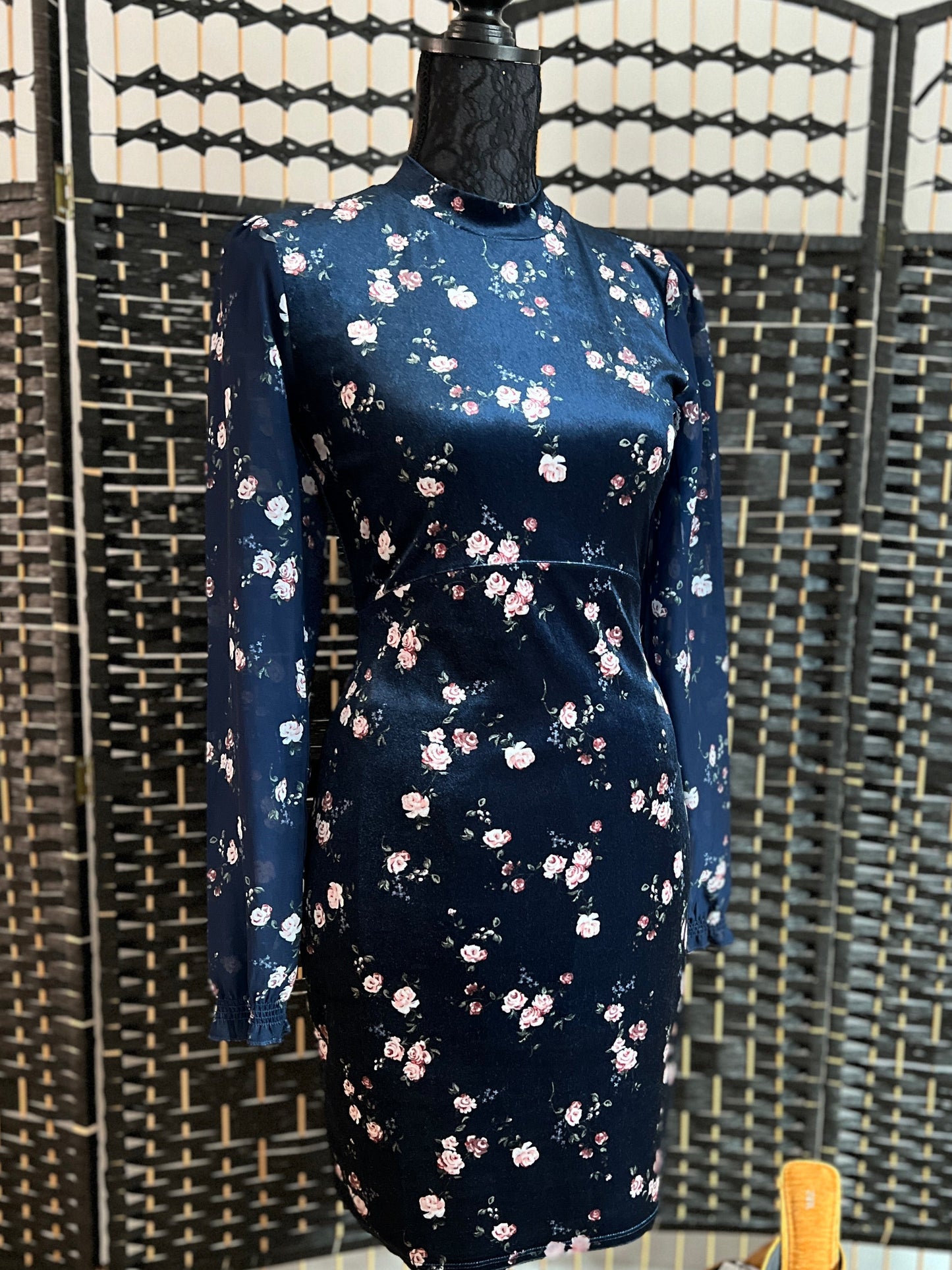 H&M Divided Velvet Blue Floral Dress Used once Size XS/S