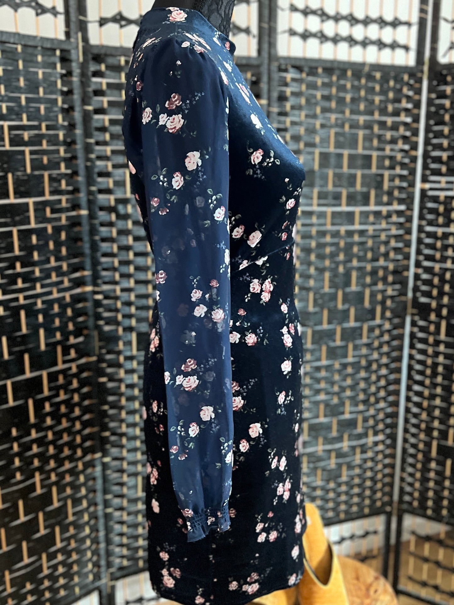 H&M Divided Velvet Blue Floral Dress Used once Size XS/S