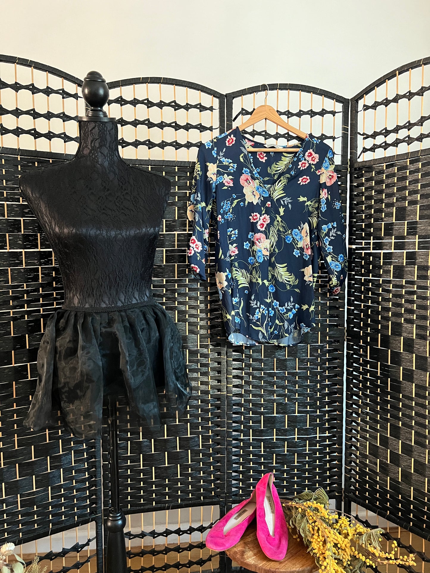 Stradivarius Navy  Blue Floral Blouse Pre-owned Size M