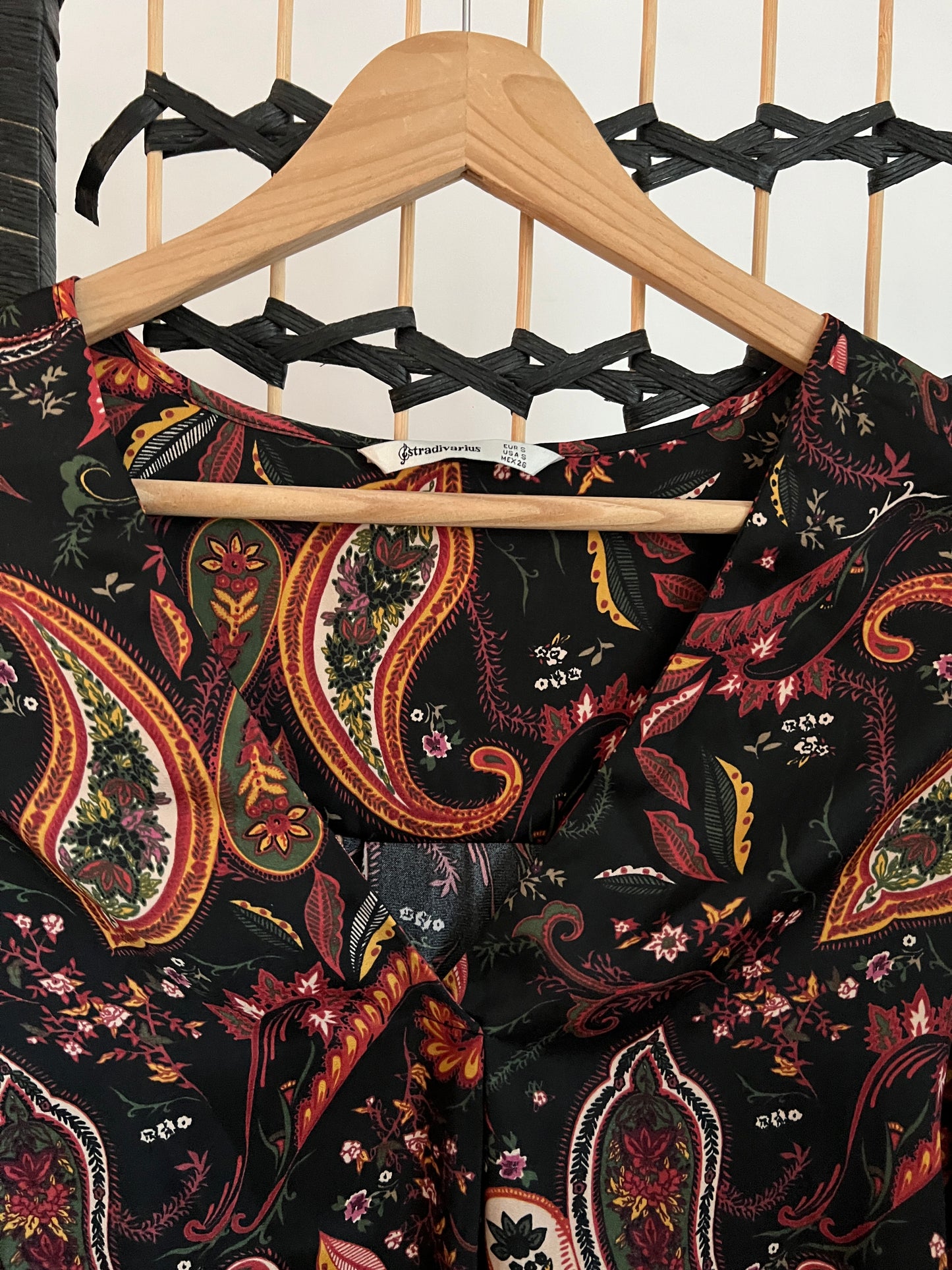 Stradivarius Dark Pattern Blouse Pre-owned Size M