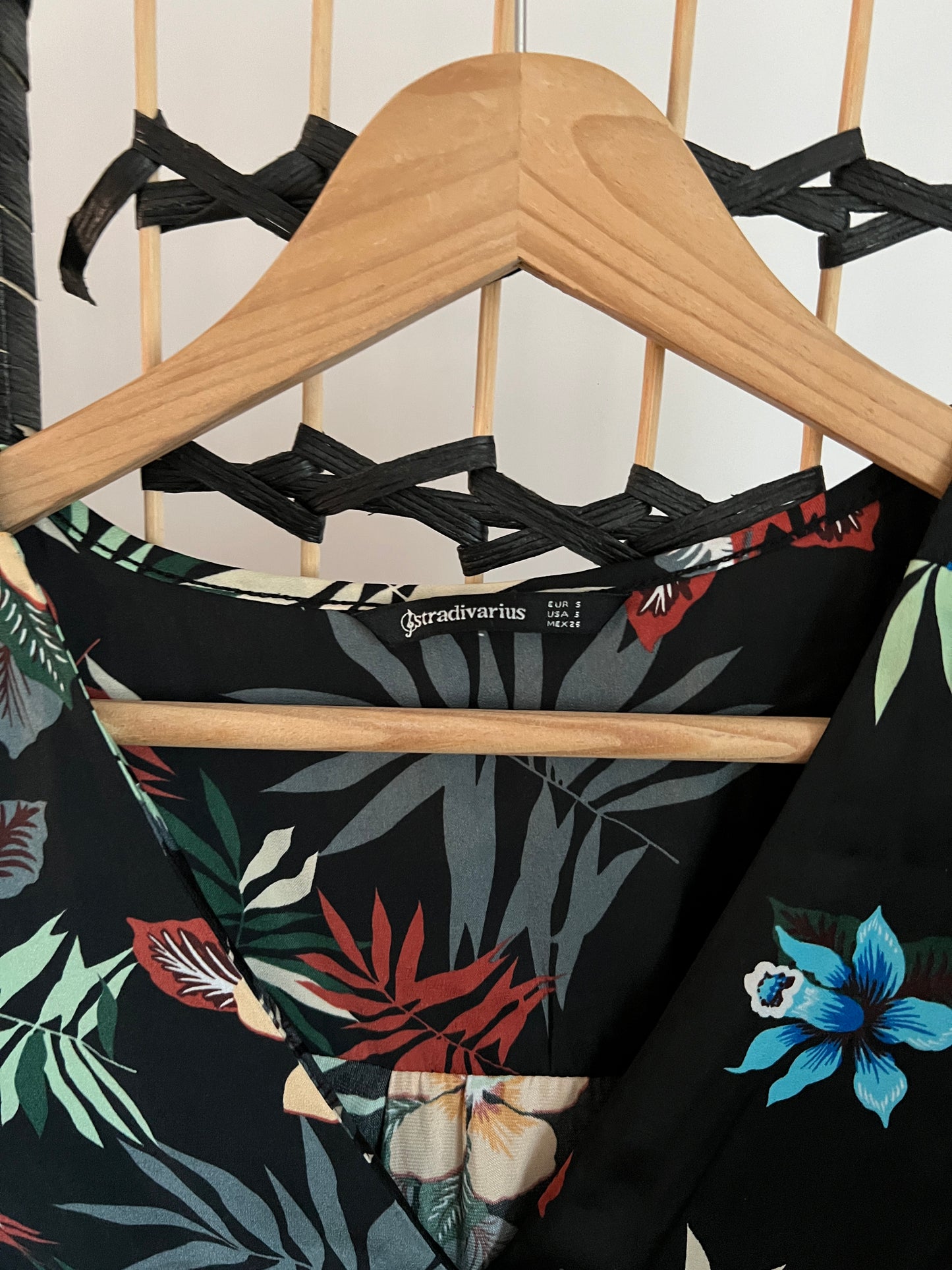 Stradivarius Tropical Pattern Blouse Pre-owned Size S