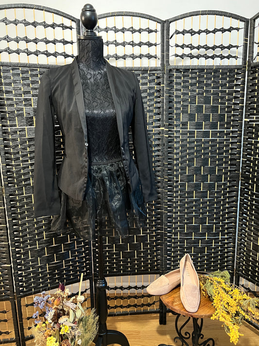 Miss Selfridge Black Short Tailored Blazer Used once Size XS/S