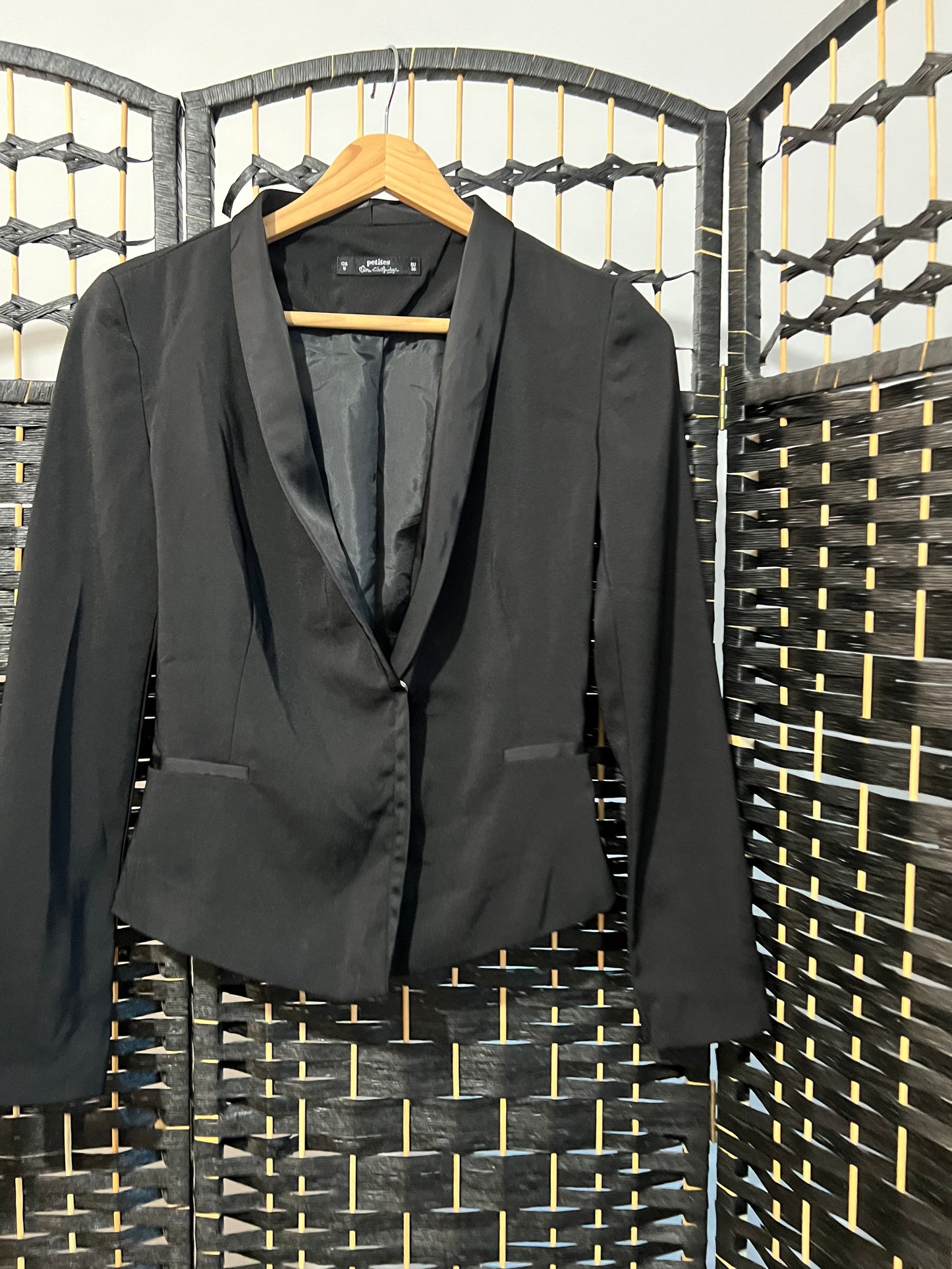 Miss Selfridge Black Short Tailored Blazer Used once Size XS/S