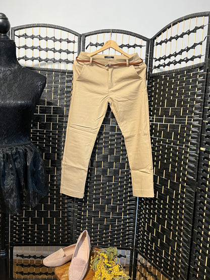 Bershka Beige/Nude Chino Jeans New with belt Size S
