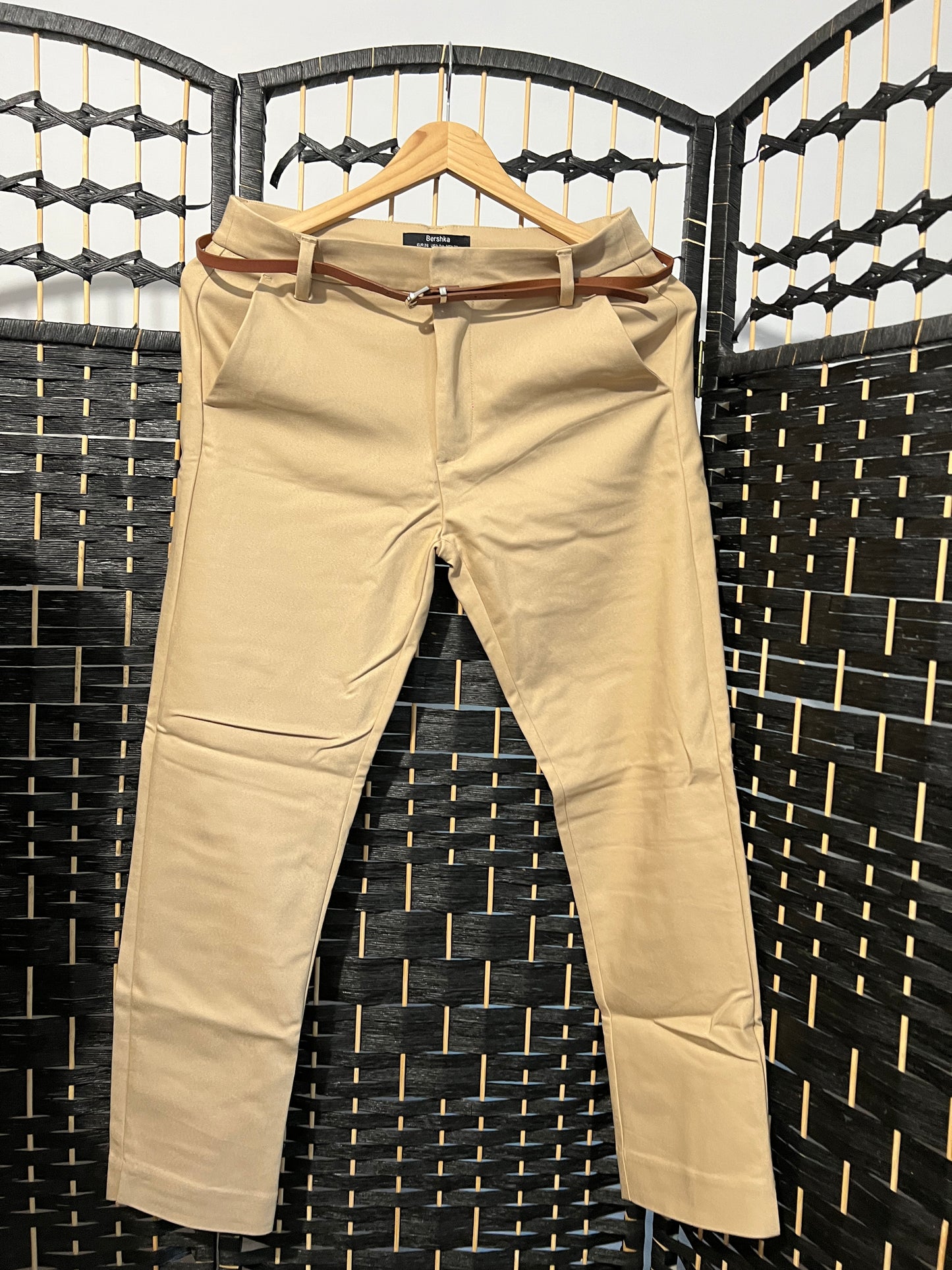 Bershka Beige/Nude Chino Jeans New with belt Size S